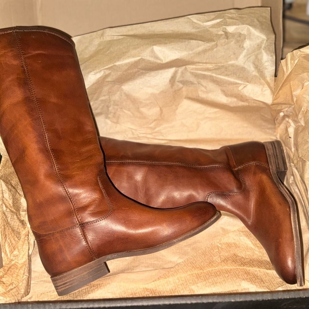 Brand new!!! Never worn. 
These are beautiful!!